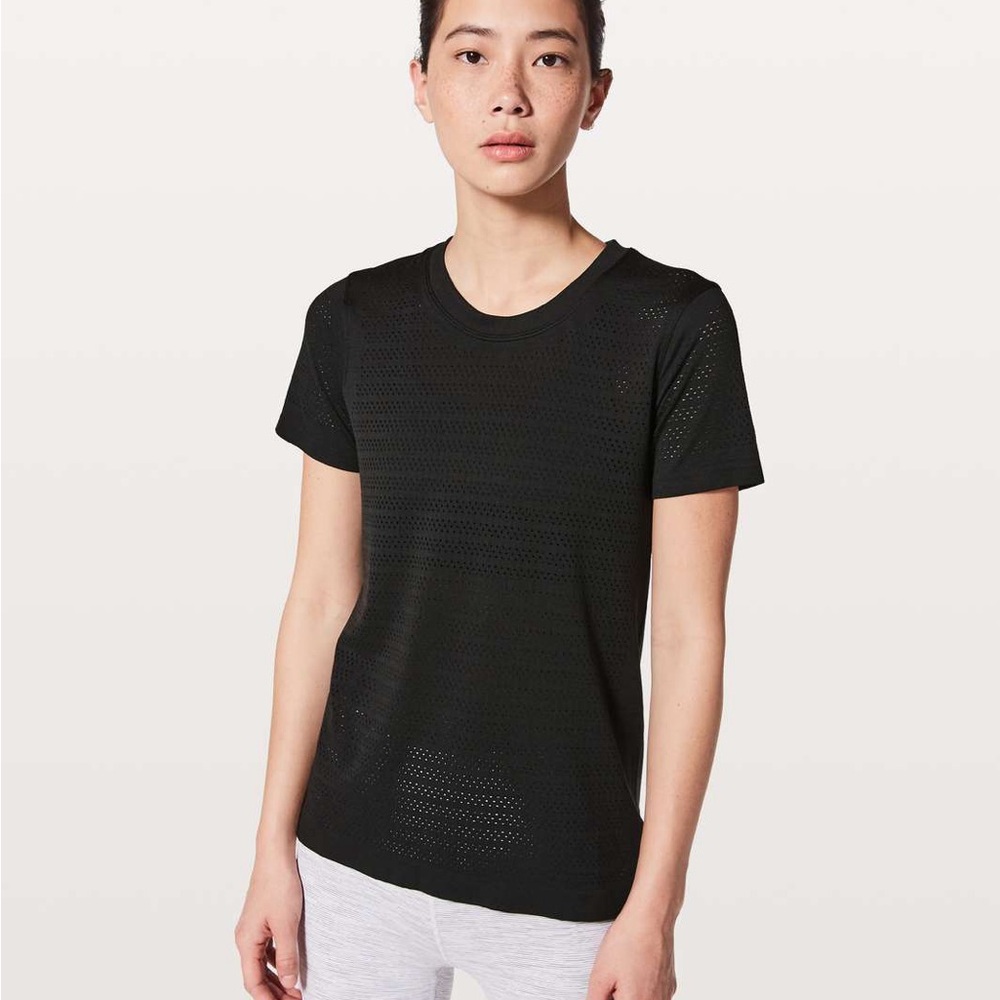 lululemon Lululemon Breeze by Breeze Black Short Sleeve